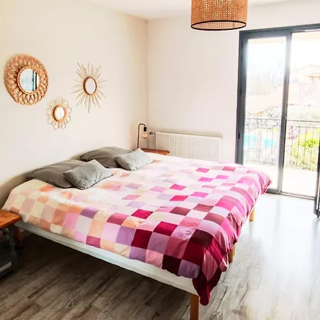 Appartement Chez Virginie * シストロン